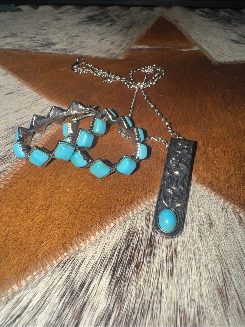 Turquoise Stone Silver-Tone Necklace and Earrings Set Western